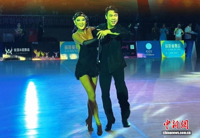 热力开跳！2025中国·七台河体育舞蹈公开赛点亮