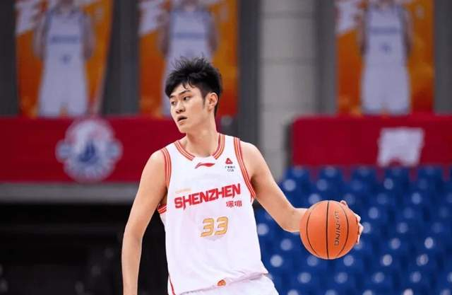 山西男篮惨败深圳 防守漏洞与战术失误成输球主