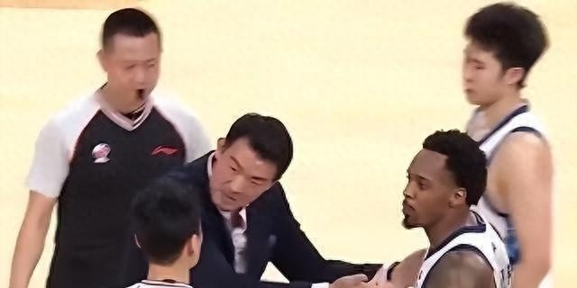 山西主场力克浙江广厦 罚球差引赛后争议